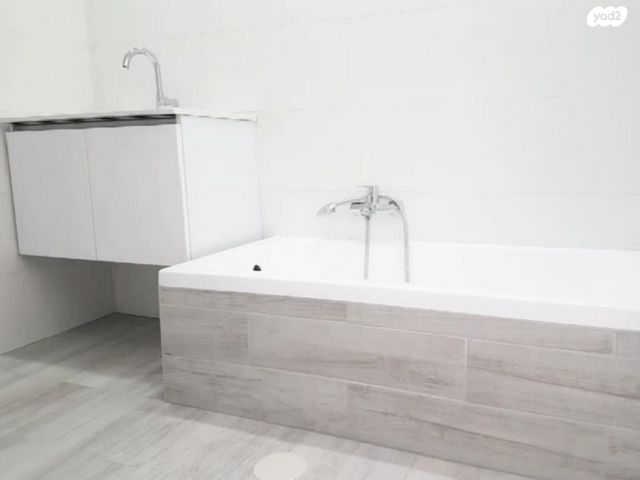 דירה, גלין 4, מחנה יהודה, פתח תקווה