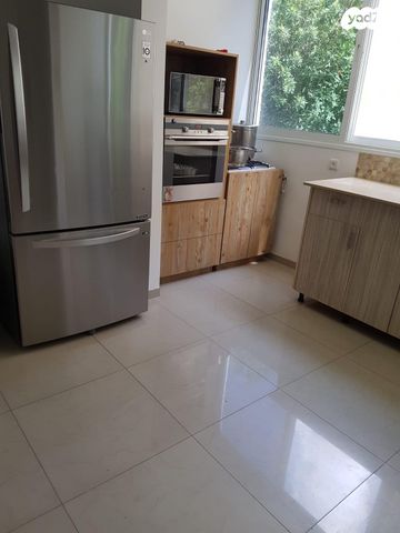 דירה, הרצל 49, מרכז העיר, חדרה