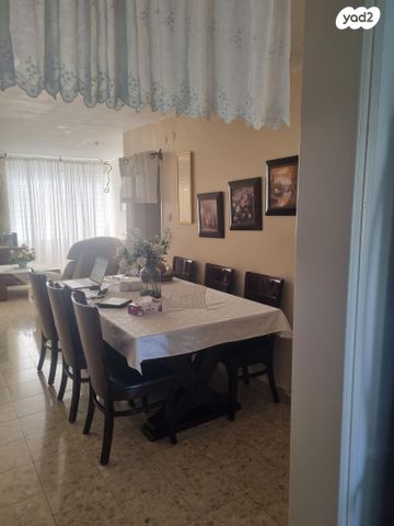 דירה, דוד המלך 5, האצטדיון, טבריה