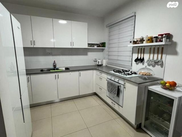 דירה, יצחק שמיר 1, נווה שרון / שער העיר, נתיבות