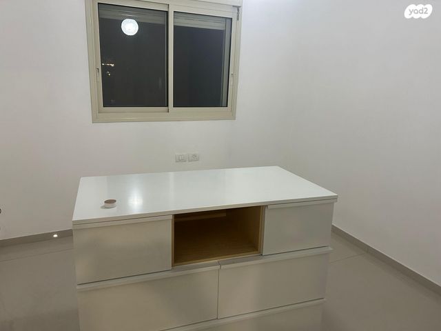 גג/ פנטהאוז, הדקלים 3, אלונים, קרית אתא