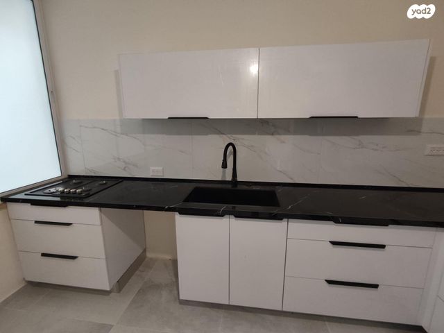 דירה, יצחק שדה 33, דרום מערב ותיק, בת ים