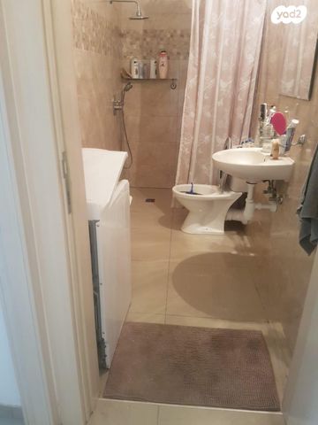 דירה, הרצל 49, מרכז העיר, חדרה