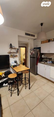 דירה, איסרליש 18, מונטיפיורי, הרכבת, תל אביב יפו