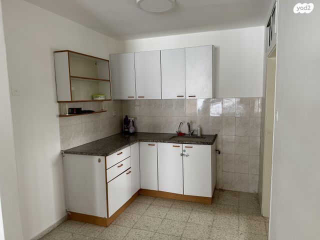 דירה, יצחק רבין 39, מרכז העיר, חדרה