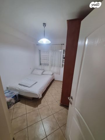 דירה, דוד המלך 5, האצטדיון, טבריה