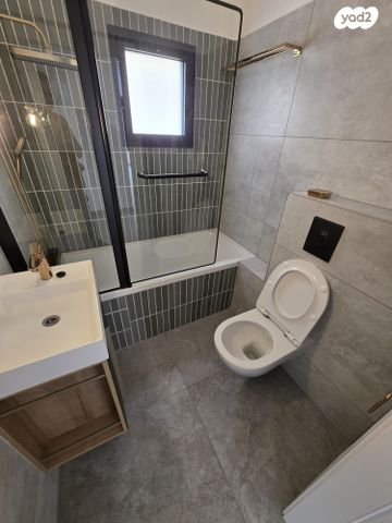 דירה, סוקולוב 55, גולן, רמת השרון