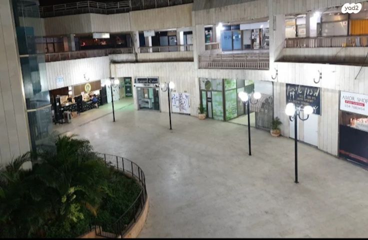 חנויות/ שטח מסחרי, ז'בוטינסקי 14, אברמוביץ', ראשון לציון