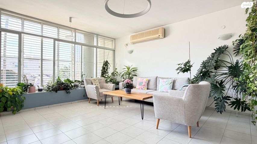 דירה, הכרם 12, ב' / צפון מערב העיר, רחובות