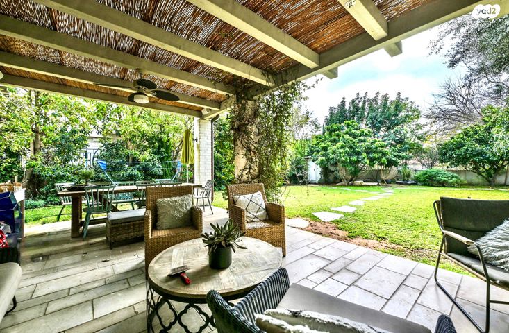 בית פרטי/ קוטג', ז'בוטינסקי 28, הדרי סמל, נס ציונה