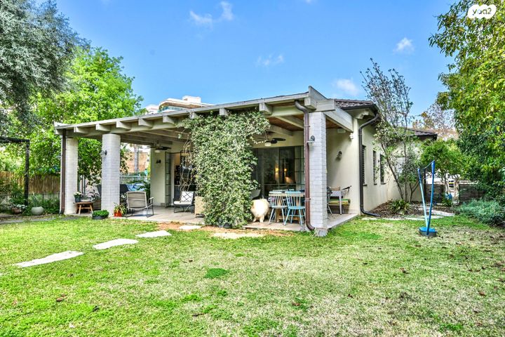 בית פרטי/ קוטג', ז'בוטינסקי 28, הדרי סמל, נס ציונה