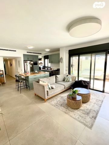 דירת גן, הפומלית, הדרים / כ"א, שוהם