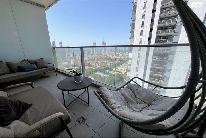 דירה, דרך מנחם בגין 144, מונטיפיורי, הרכבת, תל אביב יפו