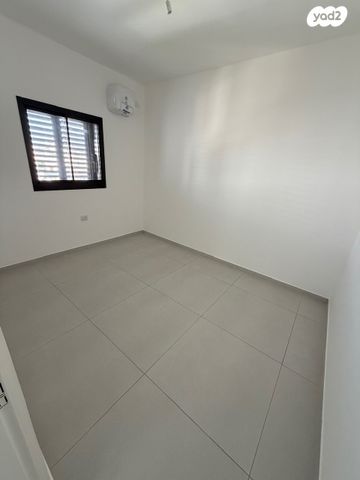 דירה, הנרייטה סולד, שעריה, פתח תקווה