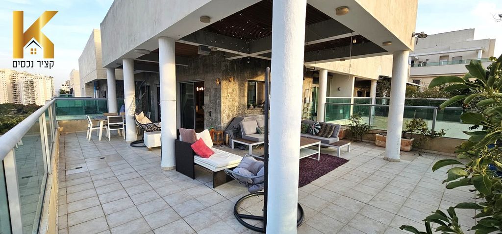 גג/ פנטהאוז, מגדיאל, הוד השרון