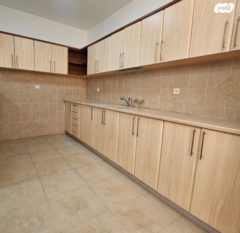 דירת גן, שבזי, יהוד מונוסון