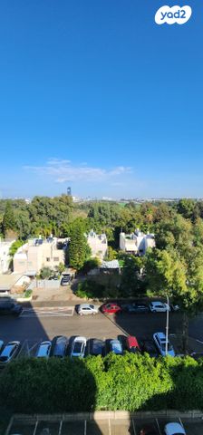 יחיאל דב דרזנר 