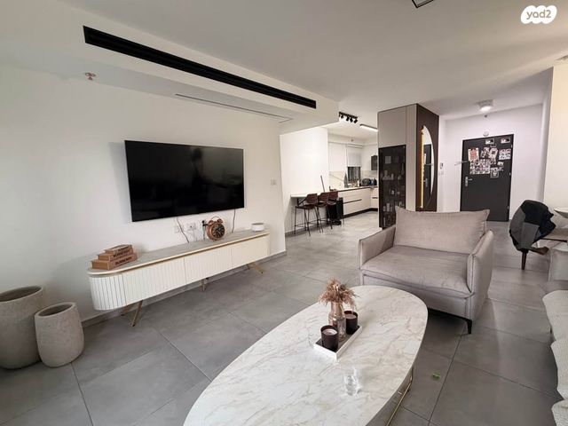 דירה, דרך ארץ, עיר היין, אשקלון