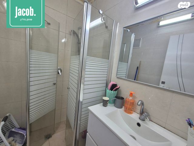 דירה, כלניות, טירת כרמל