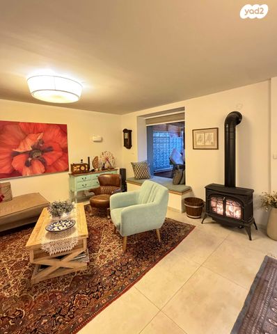 דו משפחתי, לבונה, הר כתרון, צור הדסה