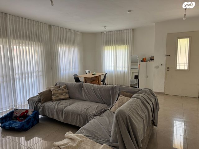 דו משפחתי, קדימה, גבעת אולגה, חדרה