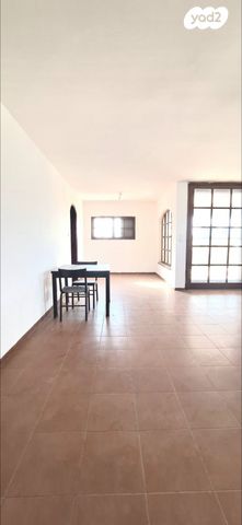 גג/ פנטהאוז, קפלן, פתח תקווה