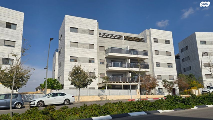 דירה, אלברט איינשטיין, פסגות אפק, ראש העין