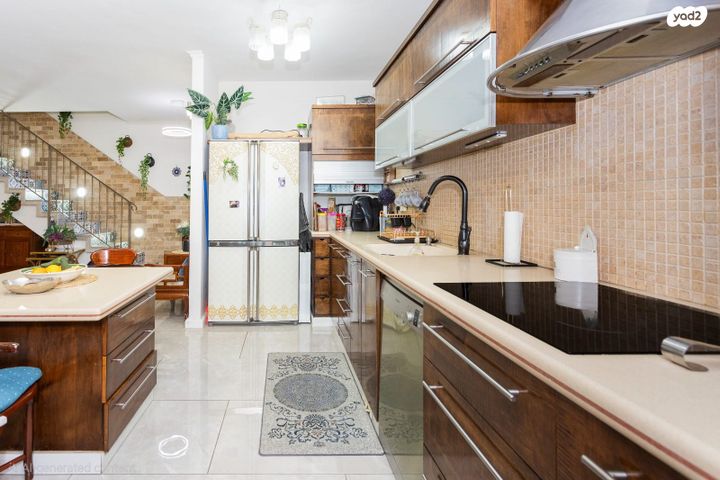 דירה, שבזי, מכב"י, יהוד מונוסון