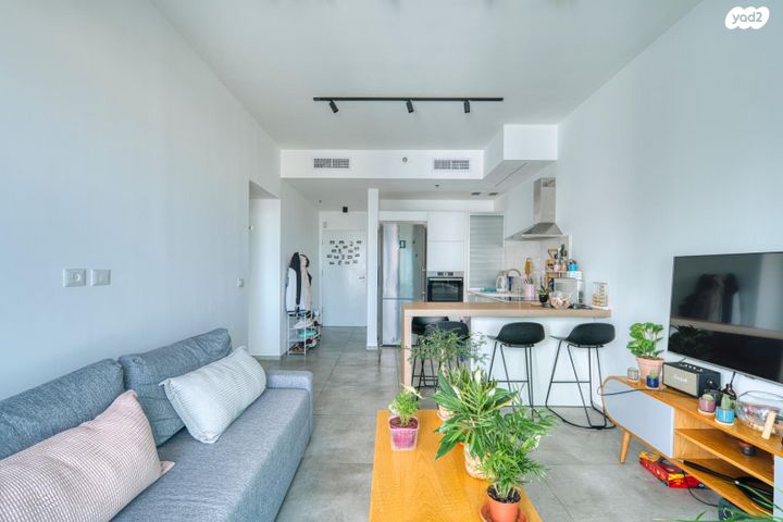 דרך מנחם בגין 144