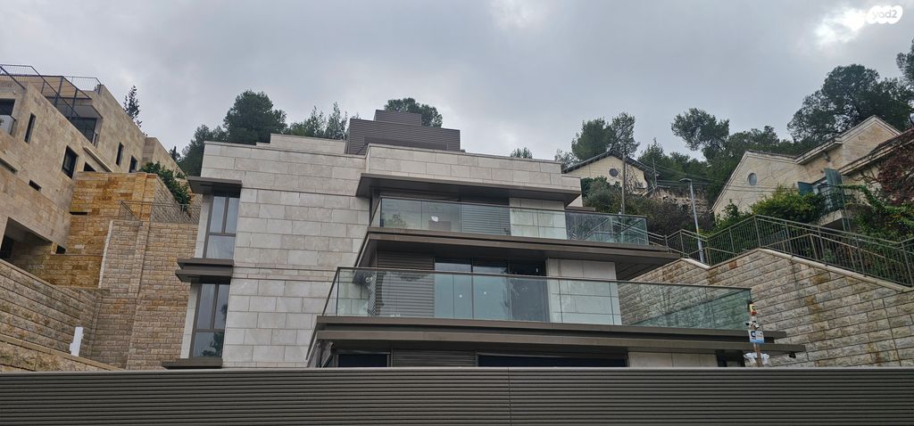 דירה, המתנחלים בהר, רמת מוצא, ירושלים