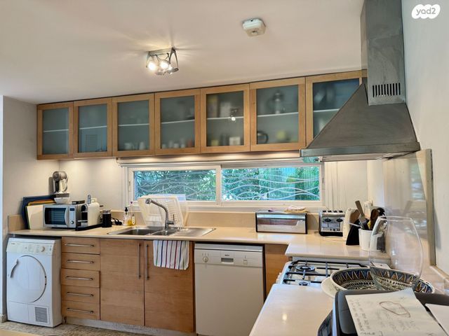 בית פרטי/ קוטג', קדושי השואה, הרצליה