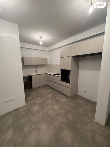 דירה, הר מירון, נווה ישראל, הרצליה