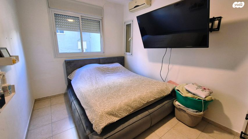 דירה, אהבה, הוד השרון