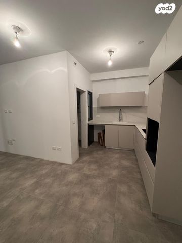 דירה, הר מירון, נווה ישראל, הרצליה