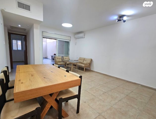 דירת גן, שבזי, יהוד מונוסון