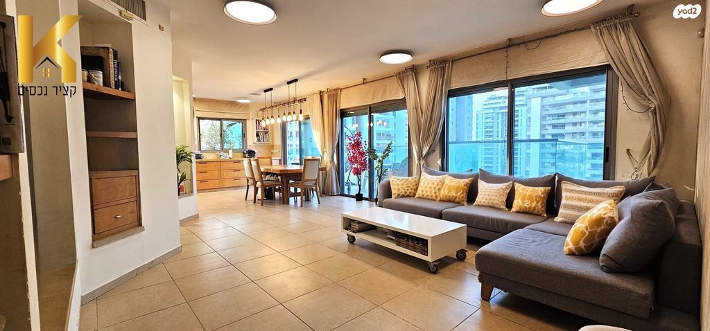 גג/ פנטהאוז, מגדיאל, הוד השרון