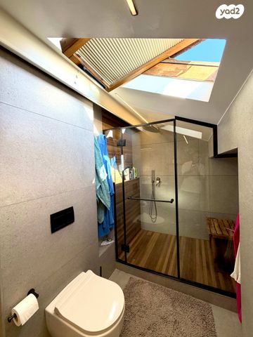 דו משפחתי, לבונה, הר כתרון, צור הדסה