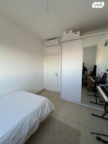 דירה, הרב עובדיה יוסף, בן גוריון ב', שדרות