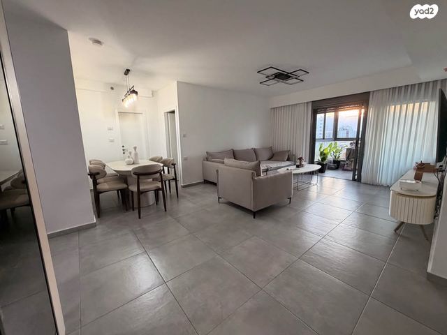 דירה, דרך ארץ, עיר היין, אשקלון