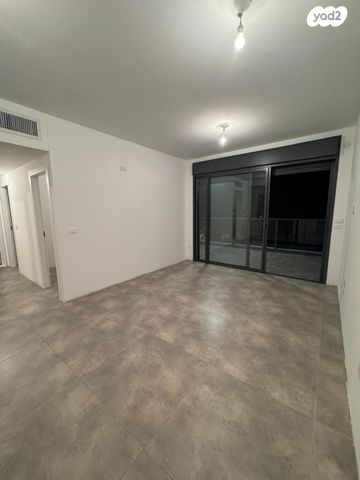 דירה, הר מירון, נווה ישראל, הרצליה