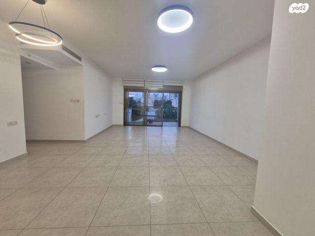 דירה, נחל שניר, עבר הירדן, קרית אונו