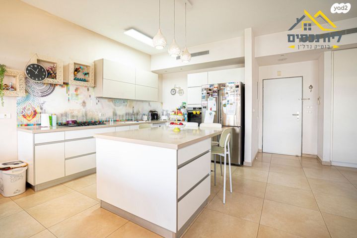 גג/ פנטהאוז, זמיר עמנואל 8, הזמר העברי, כפר סבא