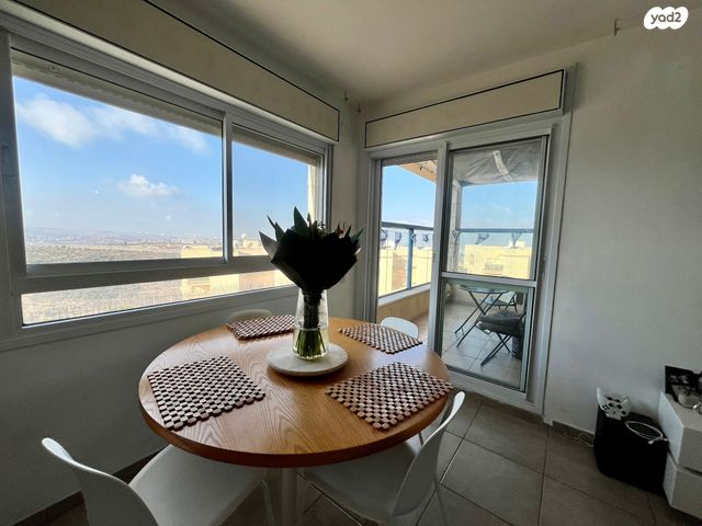 דירה, גולן 46, גבעת טל, אלפי מנשה