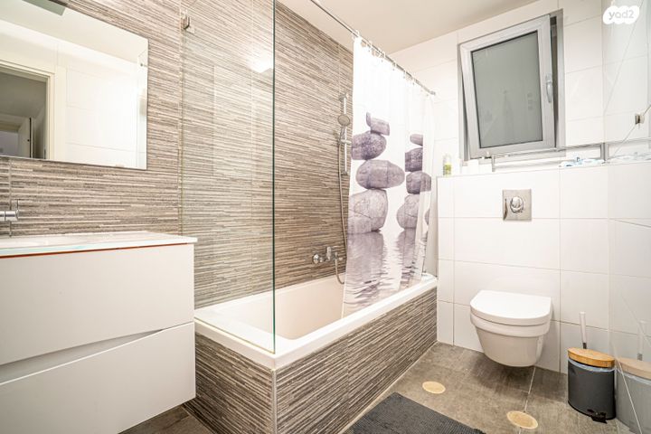 דירת גן, שלמה וחיה אנגל, כפר סבא הירוקה, כפר סבא