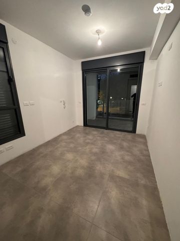 דירה, הר מירון, נווה ישראל, הרצליה