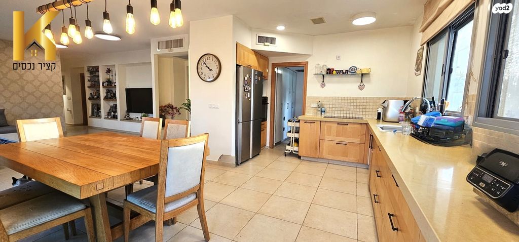 גג/ פנטהאוז, מגדיאל, הוד השרון