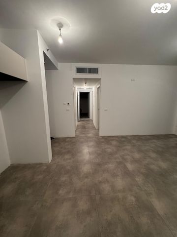 דירה, הר מירון, נווה ישראל, הרצליה