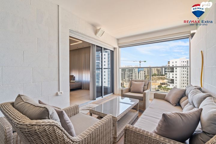 דירה, אריק איינשטיין 9, קרית רבין, חולון