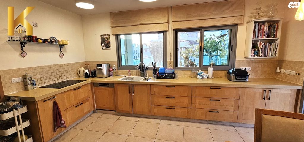 גג/ פנטהאוז, מגדיאל, הוד השרון