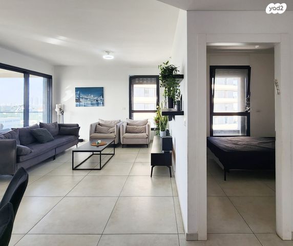 דירה, יצחק נבון, נאות אריאל שרון, קרית אונו